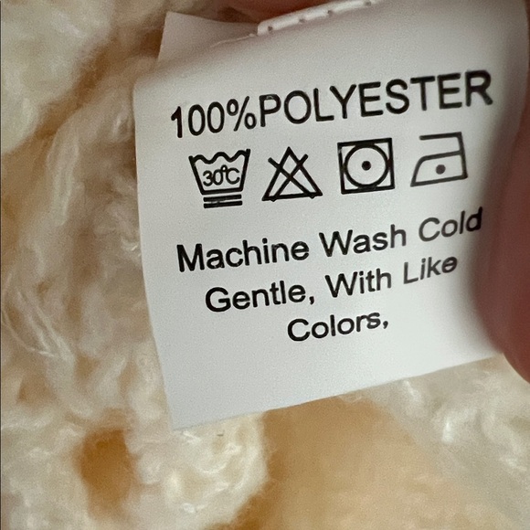 Elegant Cream Cable Knit Sweater Dress - Picture 4 of 5